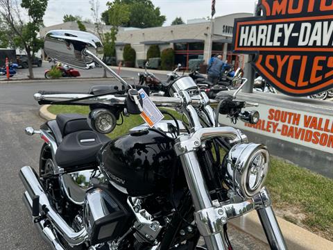 New 2025 Harley-Davidson Breakout® Vivid Black | Motorcycles in