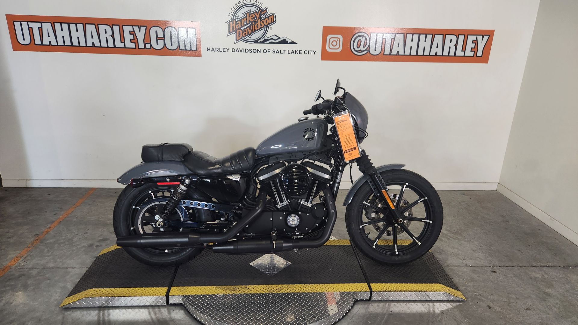2022 Iron 883