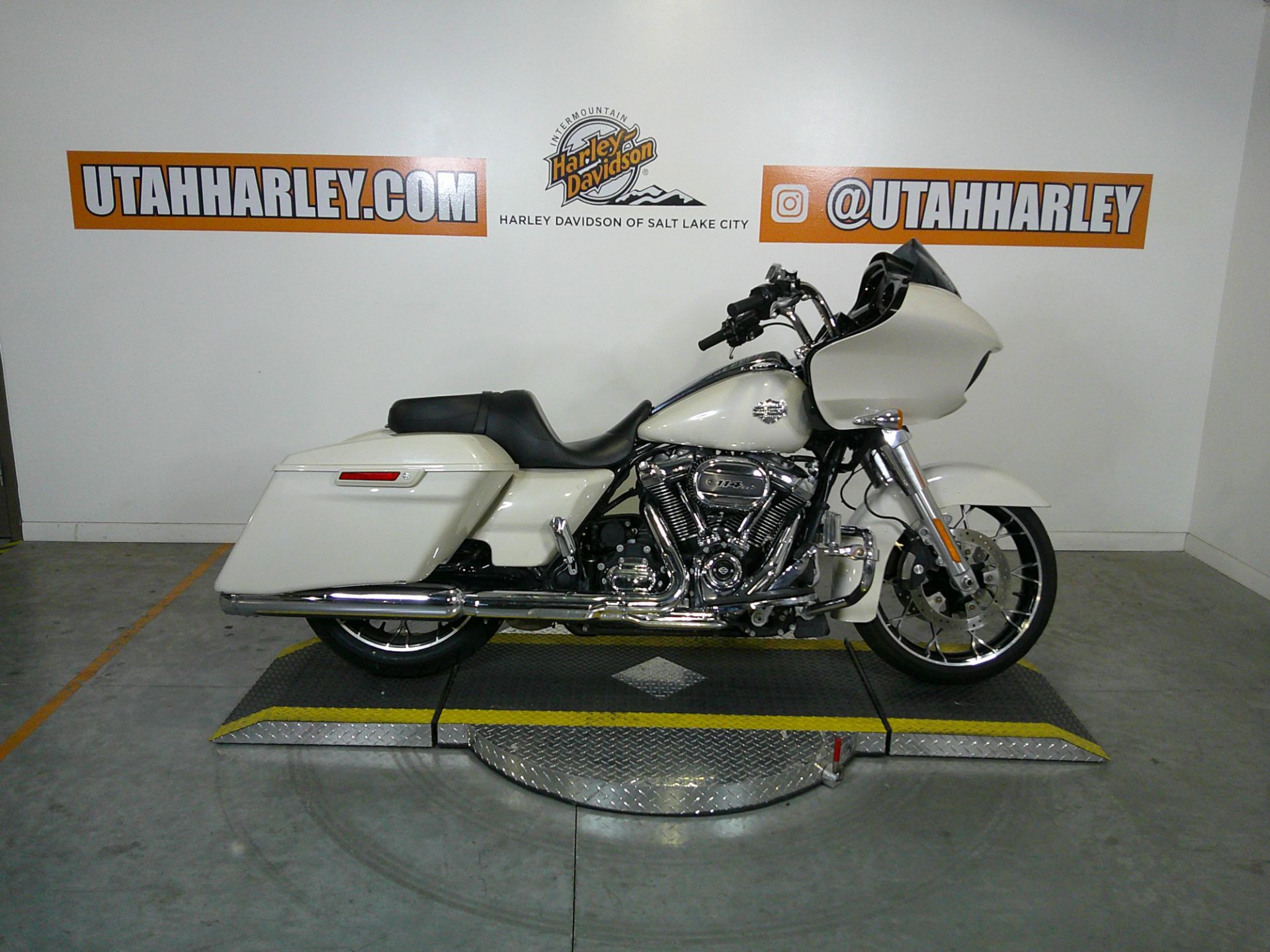 Harley Davidson バイクタンク ホワイト ストライプデザイン Used 2022 Harley-Davidson Road Glide® Special - Specs, Price