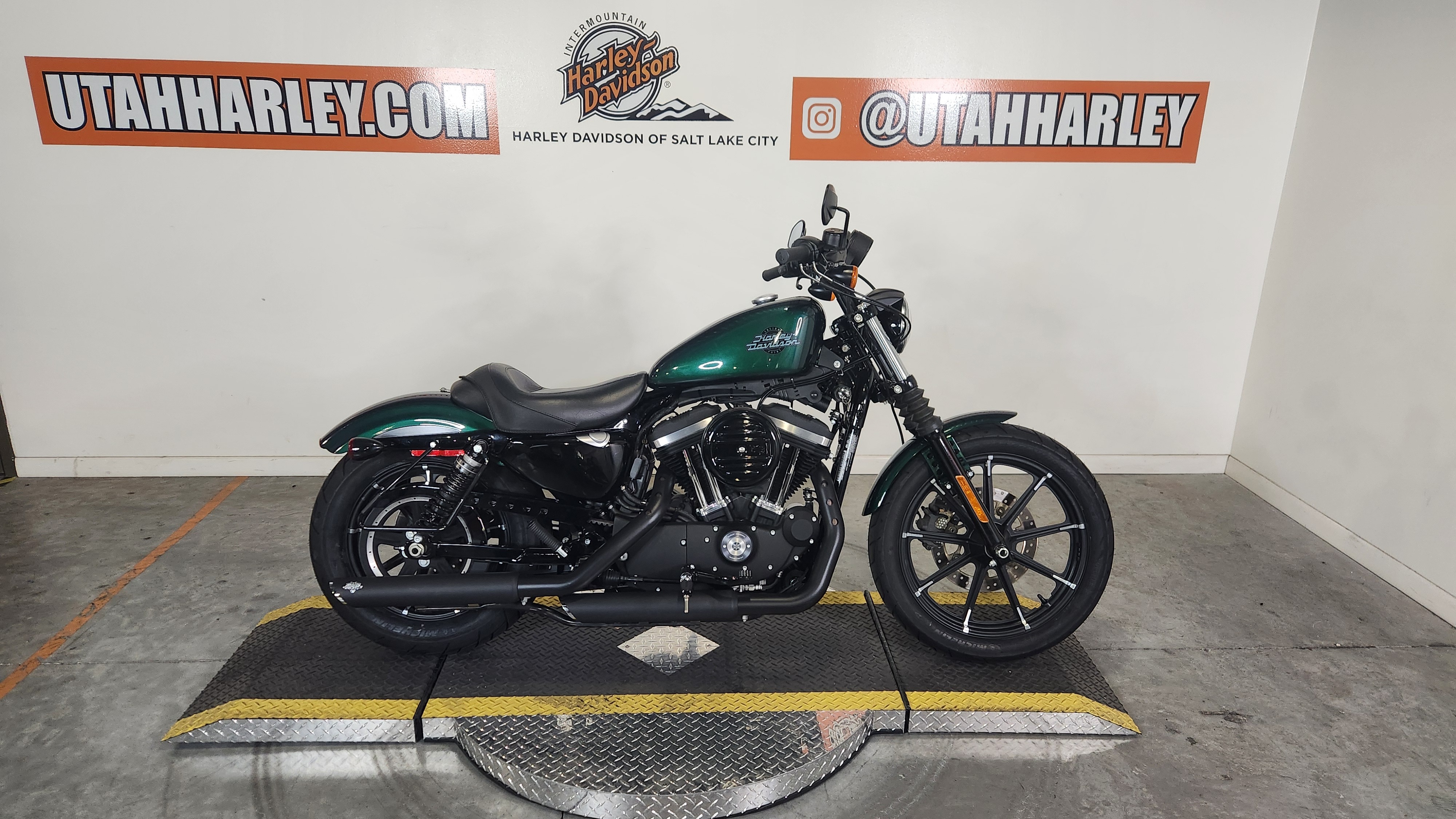 2021 Iron 883