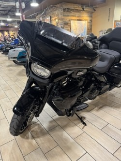 2026 Harley-Davidson Street Glide® Limited 4