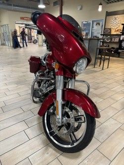 2017 Harley-Davidson Street Glide® Special 2