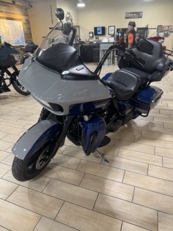 2023 Harley-Davidson Road Glide® Limited 3