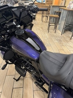 2026 Harley-Davidson Road Glide® Limited 8