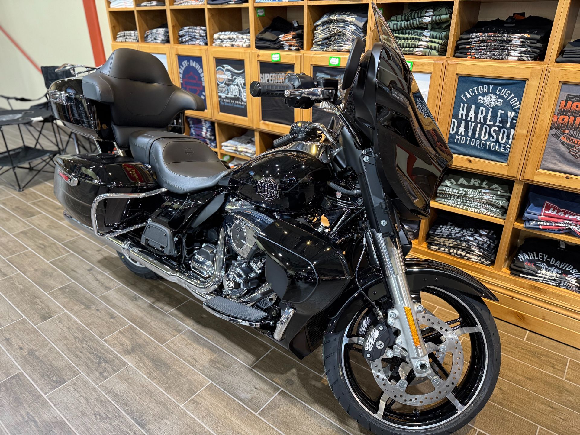New 2025 Harley-Davidson Street Glide® Ultra Vivid Black