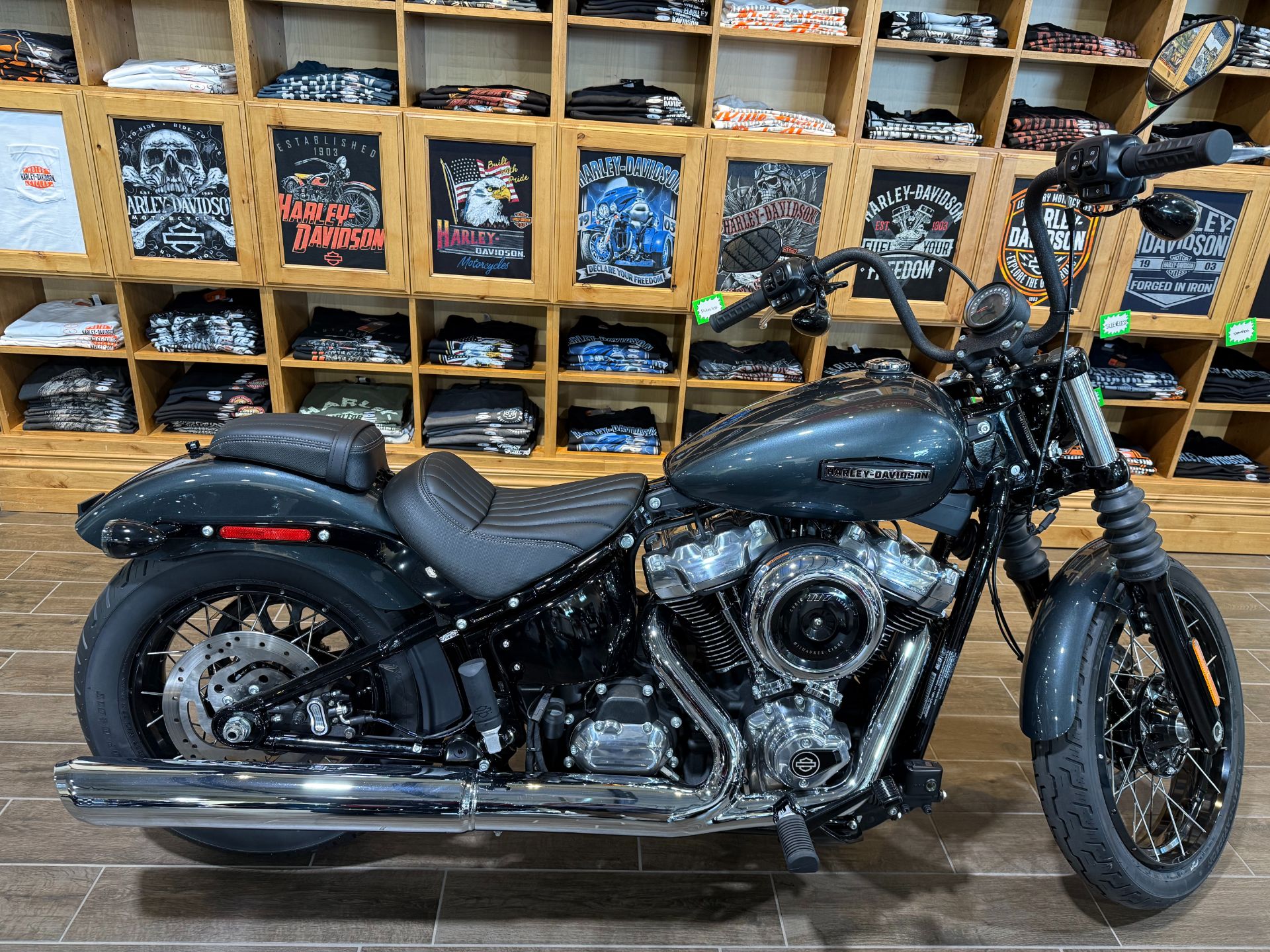 New 2025 Harley-Davidson Street Bob® - Specs, Price, Photos
