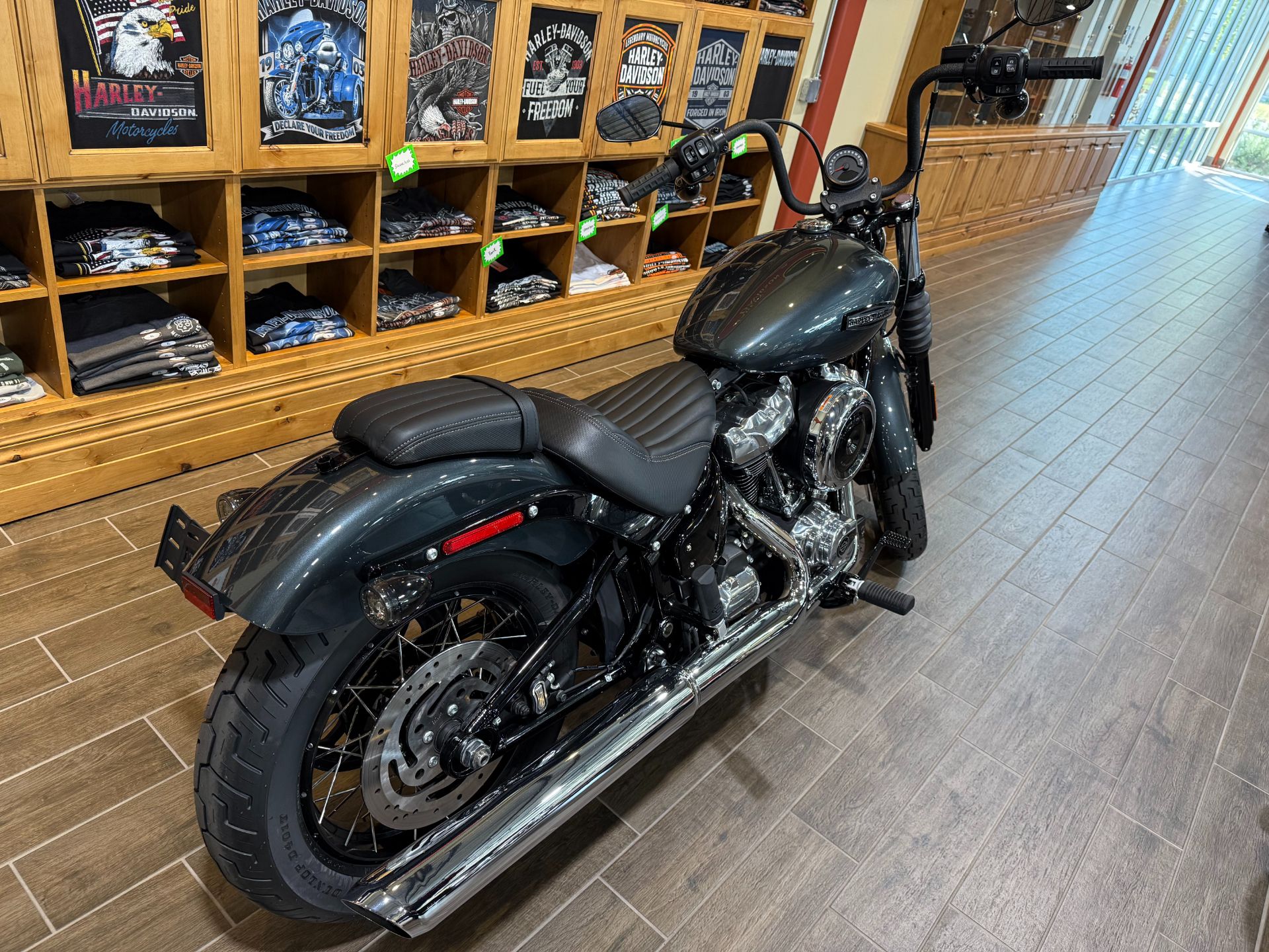 【USA製】HARLEY DAVIDSON カリフォルニア　ロンT New 2025 Harley-Davidson Street Bob® Centerline with Laced