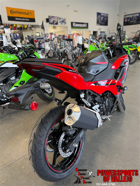 New 2025 Kawasaki Ninja 500 ABS Passion Red / Metallic Flat Spark