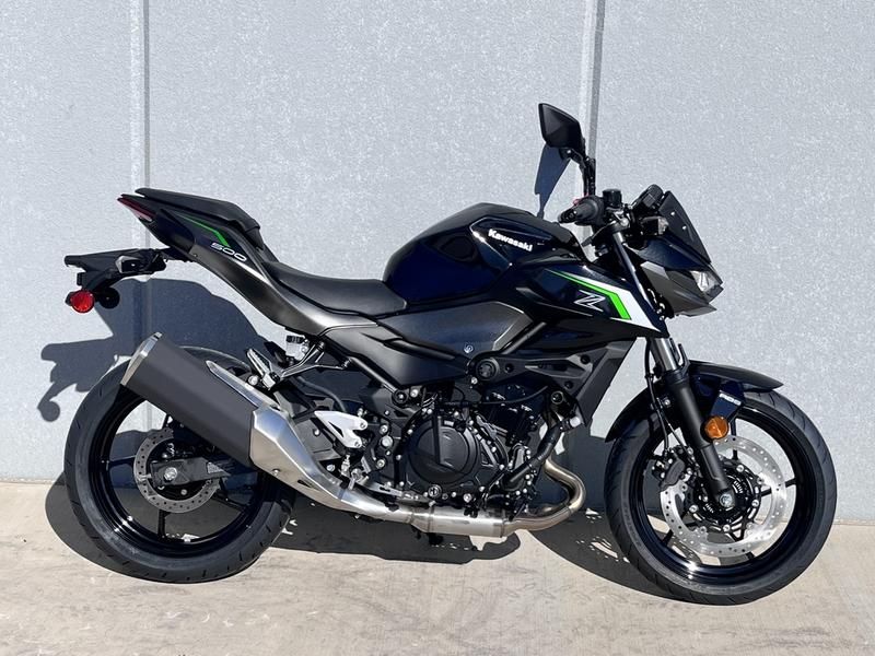New 2025 Kawasaki Z500 ABS Metallic Spark Black / Metallic