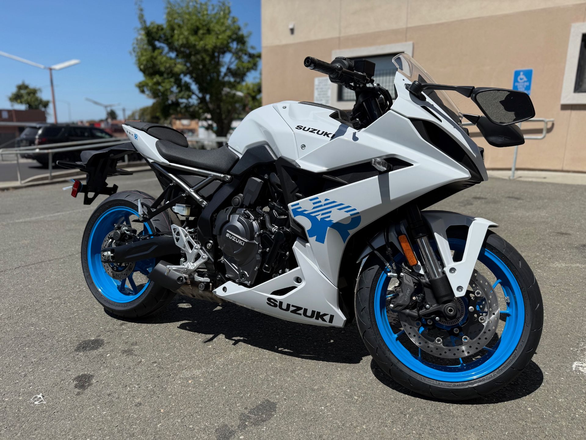 New 2026 Suzuki GSX-8R Pearl Tech White | Motorcycles in Vallejo CA | 100005