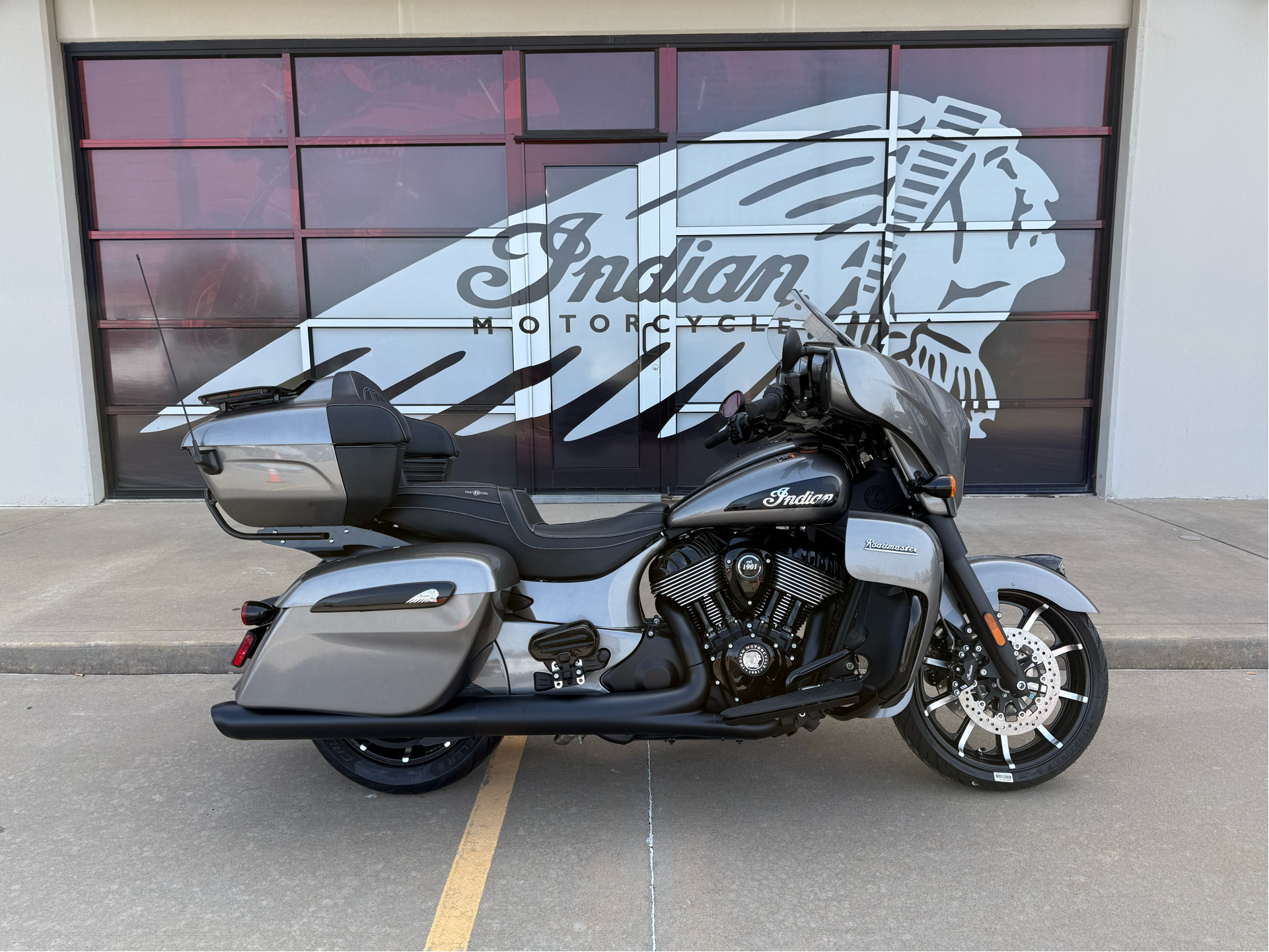2025 Indian Motorcycle Roadmaster® Dark Horse® Motorcycles Norman