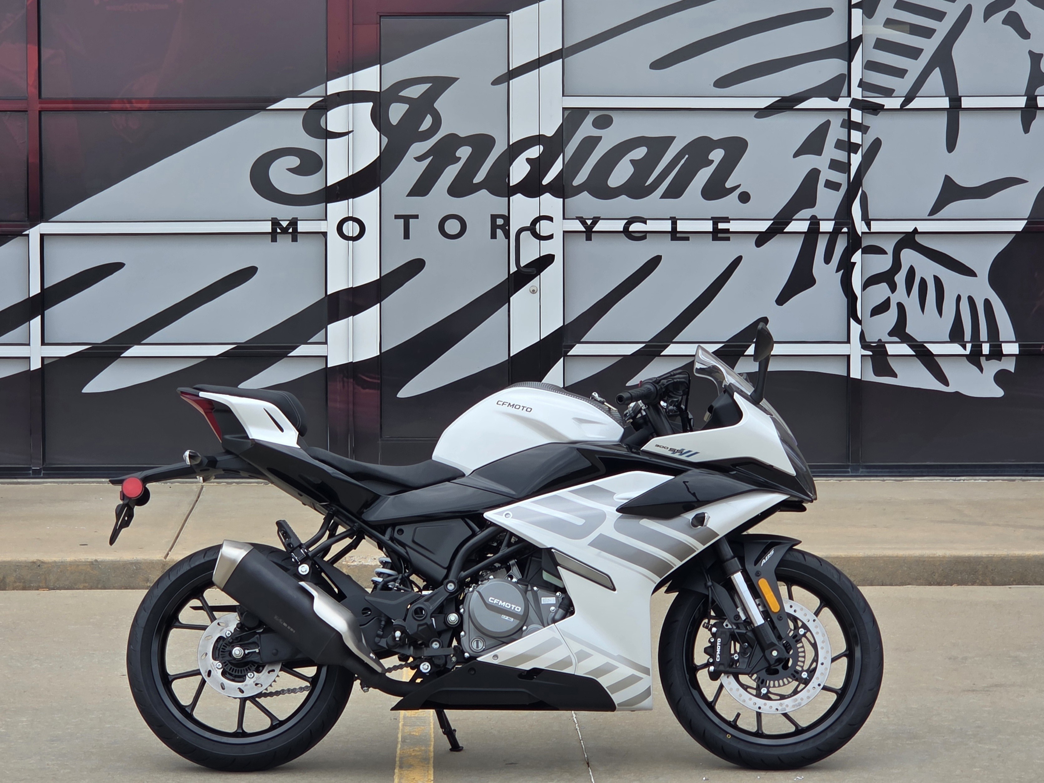2026 CFMOTO 300SS