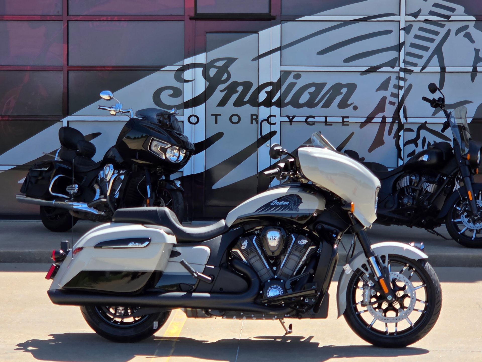 2026 Indian Motorcycle Chieftain® PowerPlus Dark Horse with 112 and PowerBand Audio Package