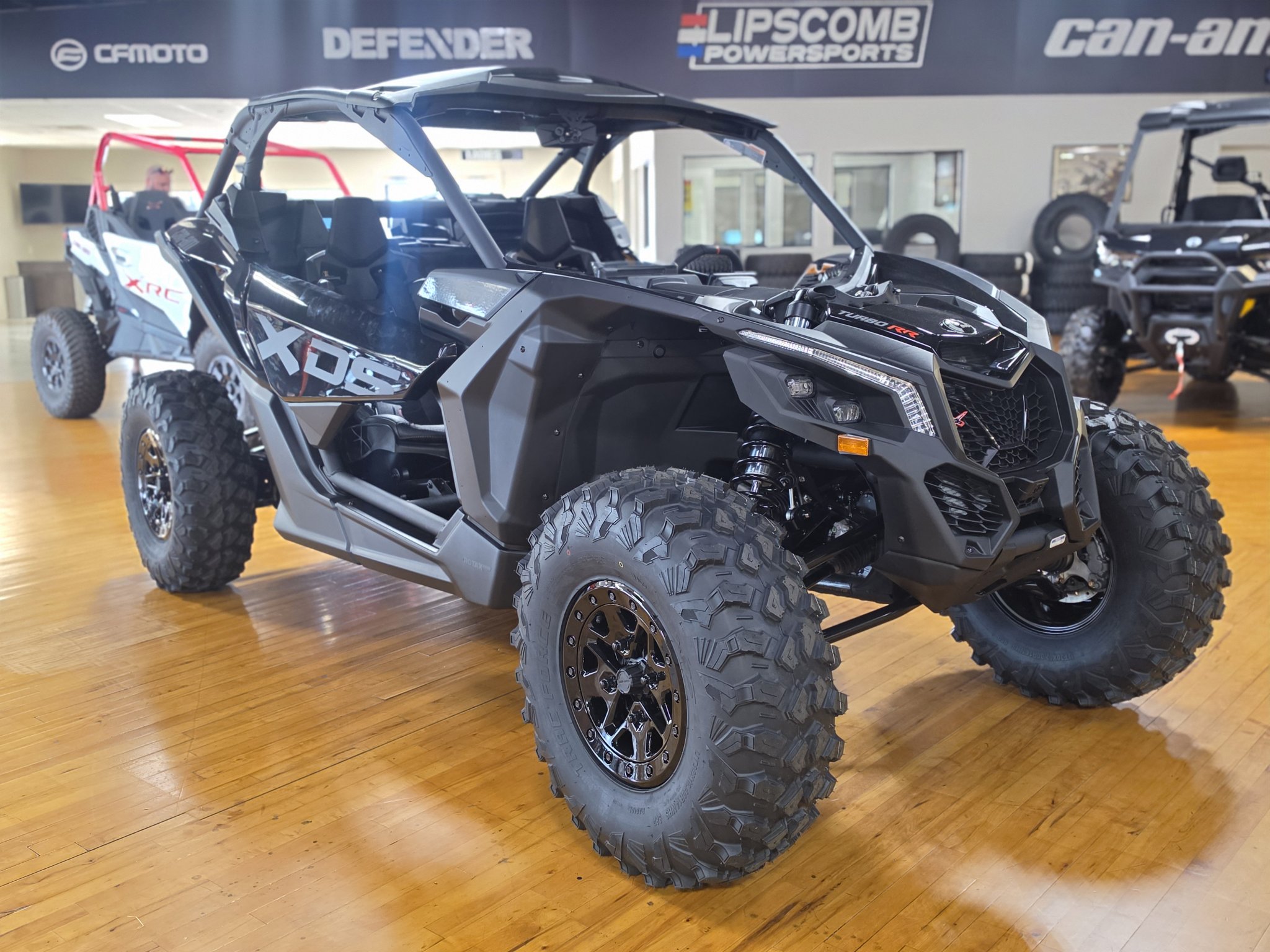 2026 Can-Am™ Maverick X3 X DS TURBO RR 1