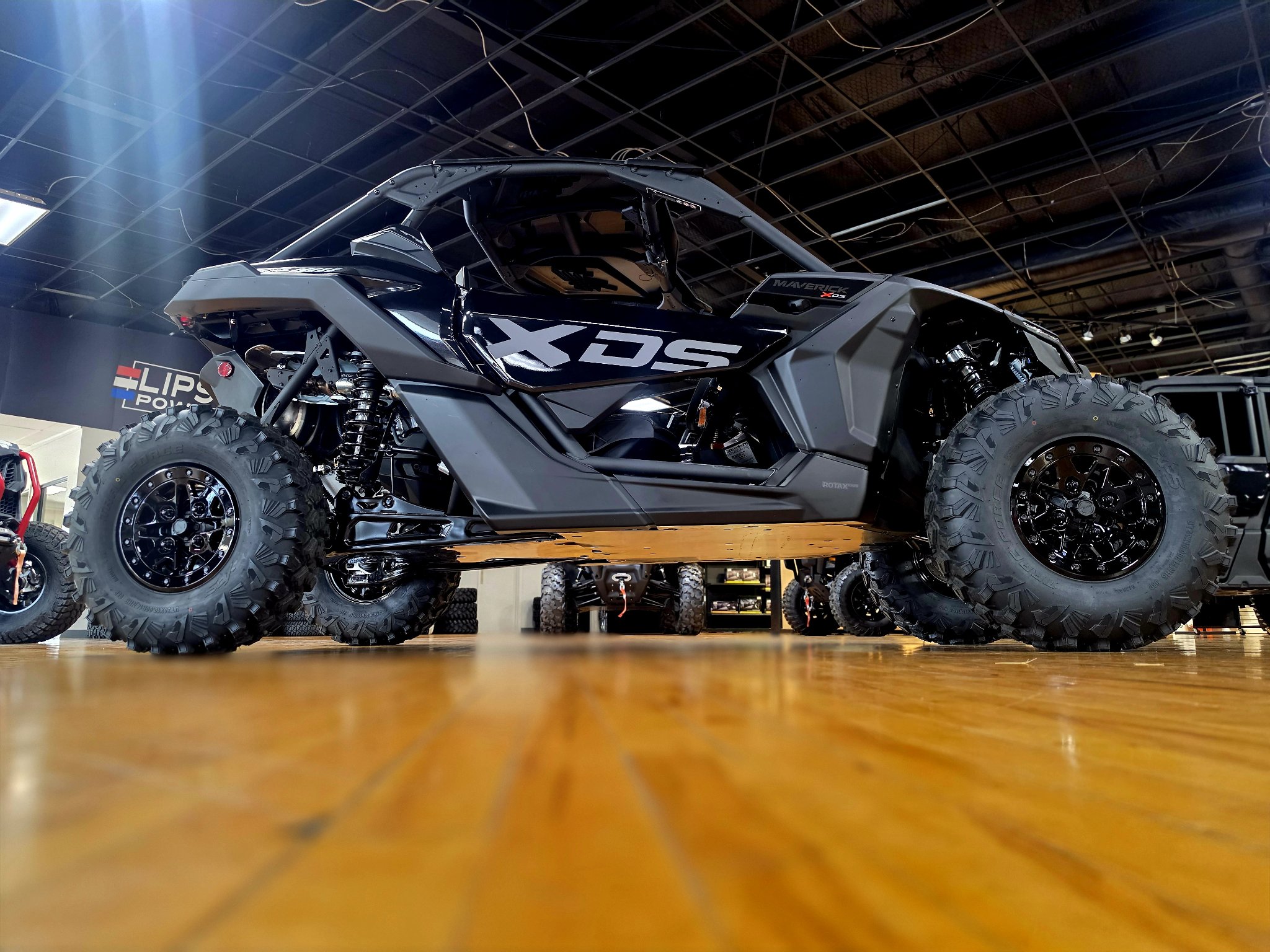 2026 Can-Am™ Maverick X3 X DS TURBO RR 8