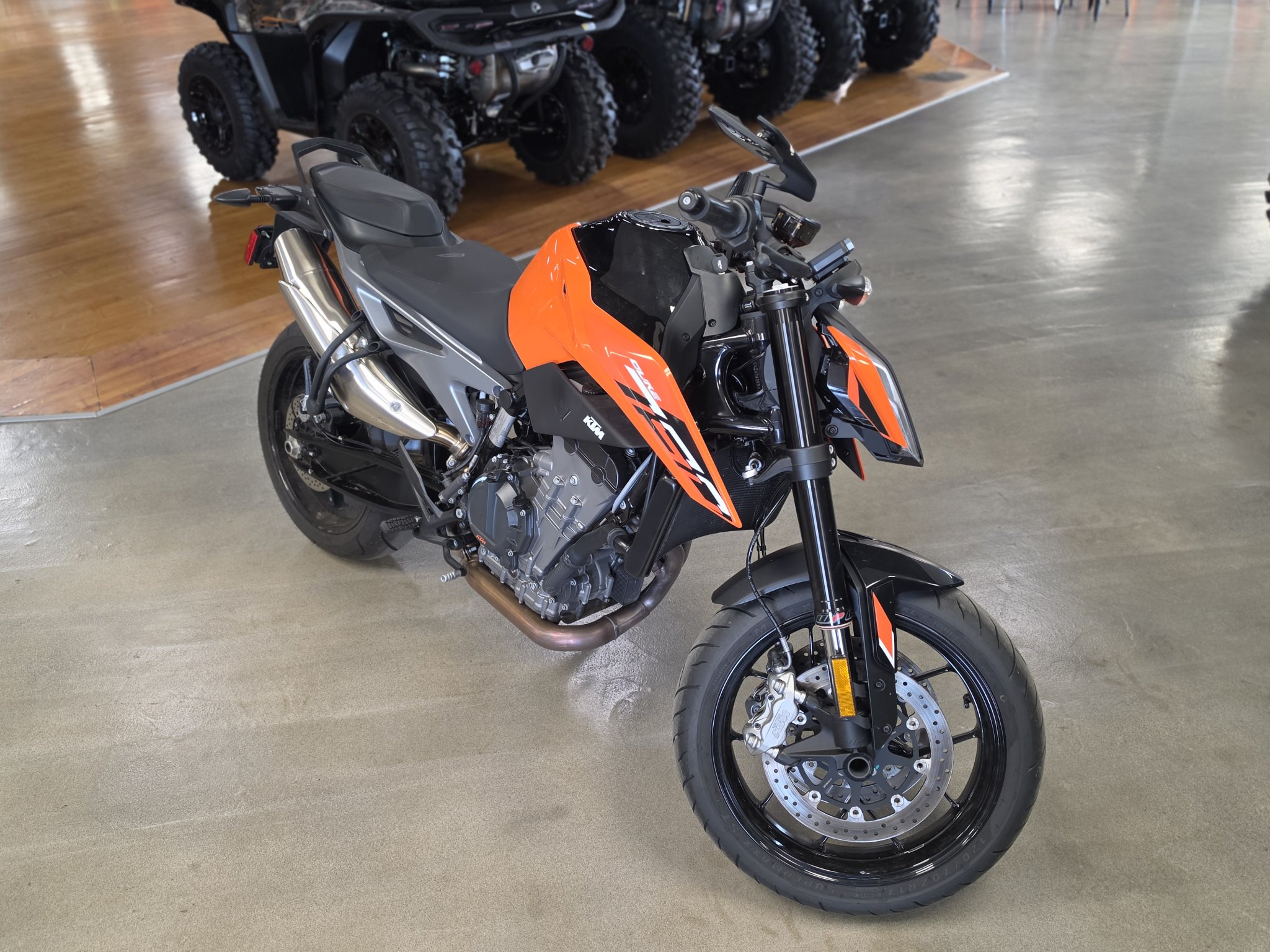 2024 KTM 790 Duke 1