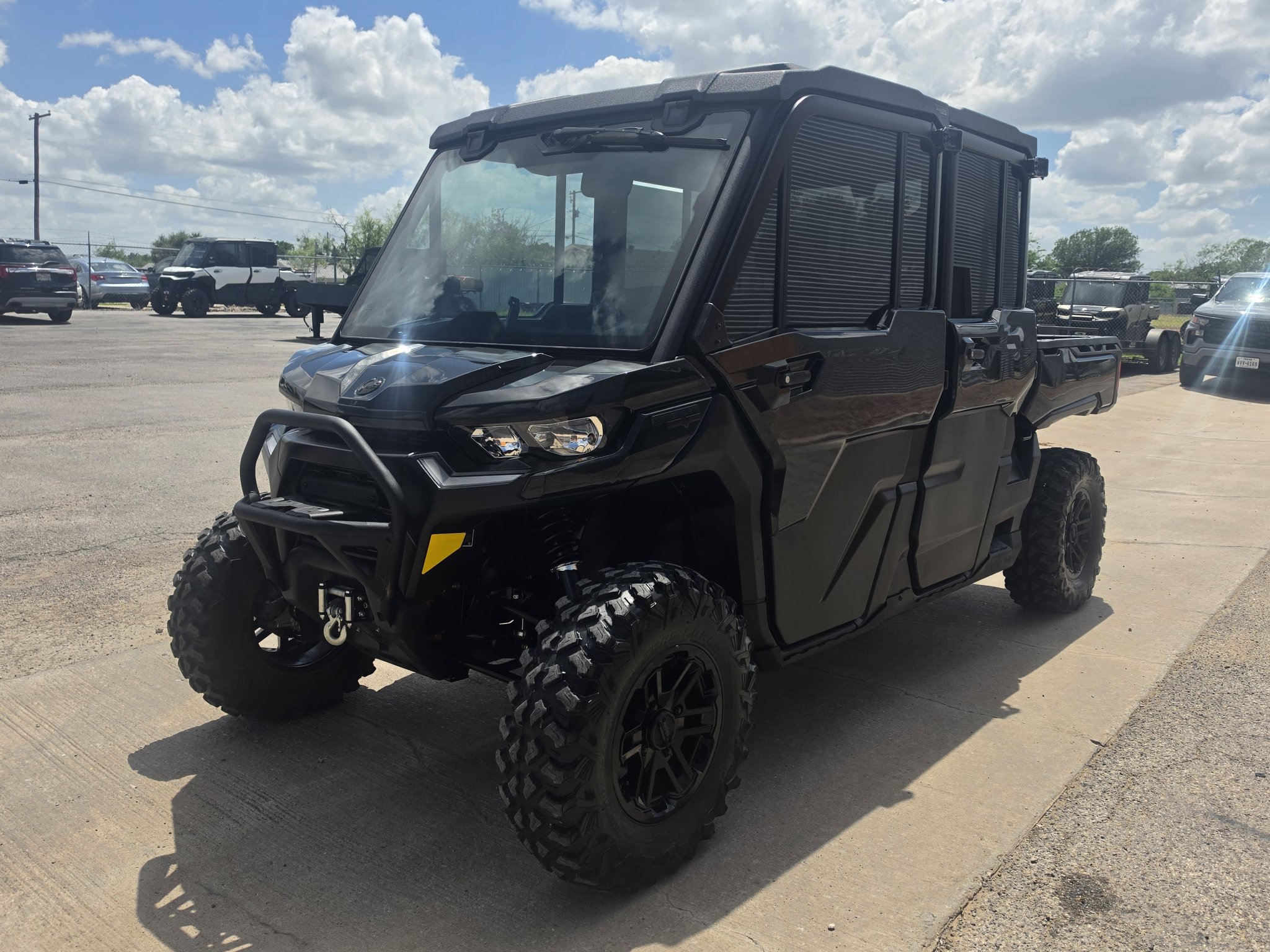 2026 Can-Am™ Defender MAX Lone Star CAB HD11 3