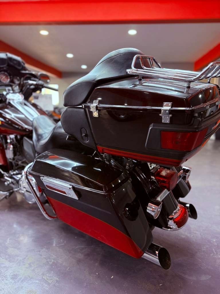 2010 Harley-Davidson Electra Glide® Ultra Limited in San Antonio, Texas - Photo 16