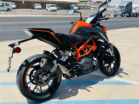 2023 KTM 390 Duke in San Antonio, Texas - Photo 3