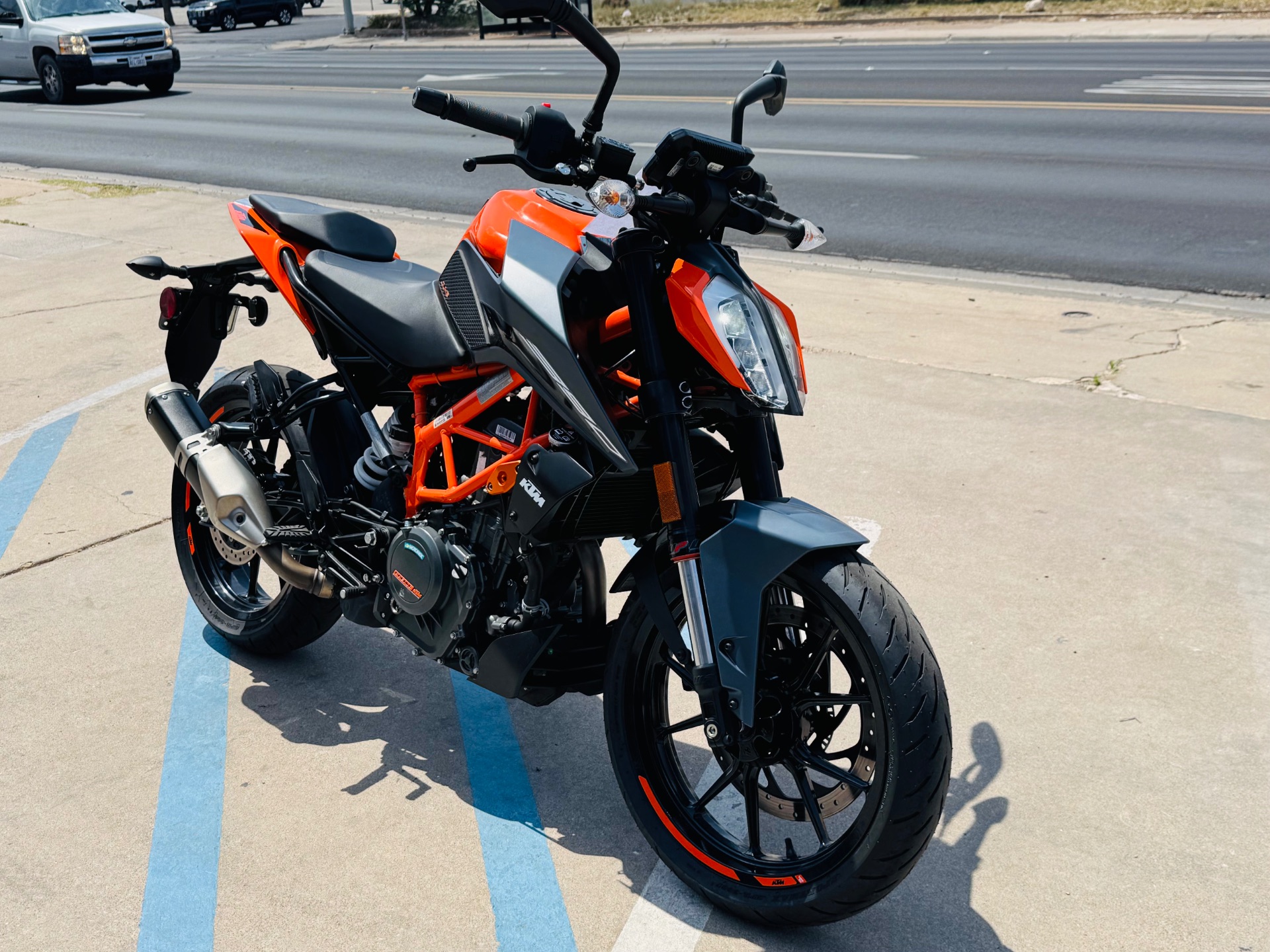 2023 KTM 390 Duke in San Antonio, Texas - Photo 9