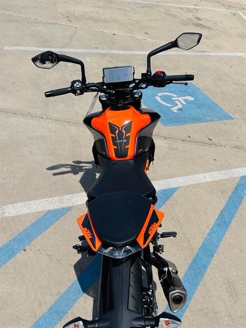 2023 KTM 390 Duke in San Antonio, Texas - Photo 12
