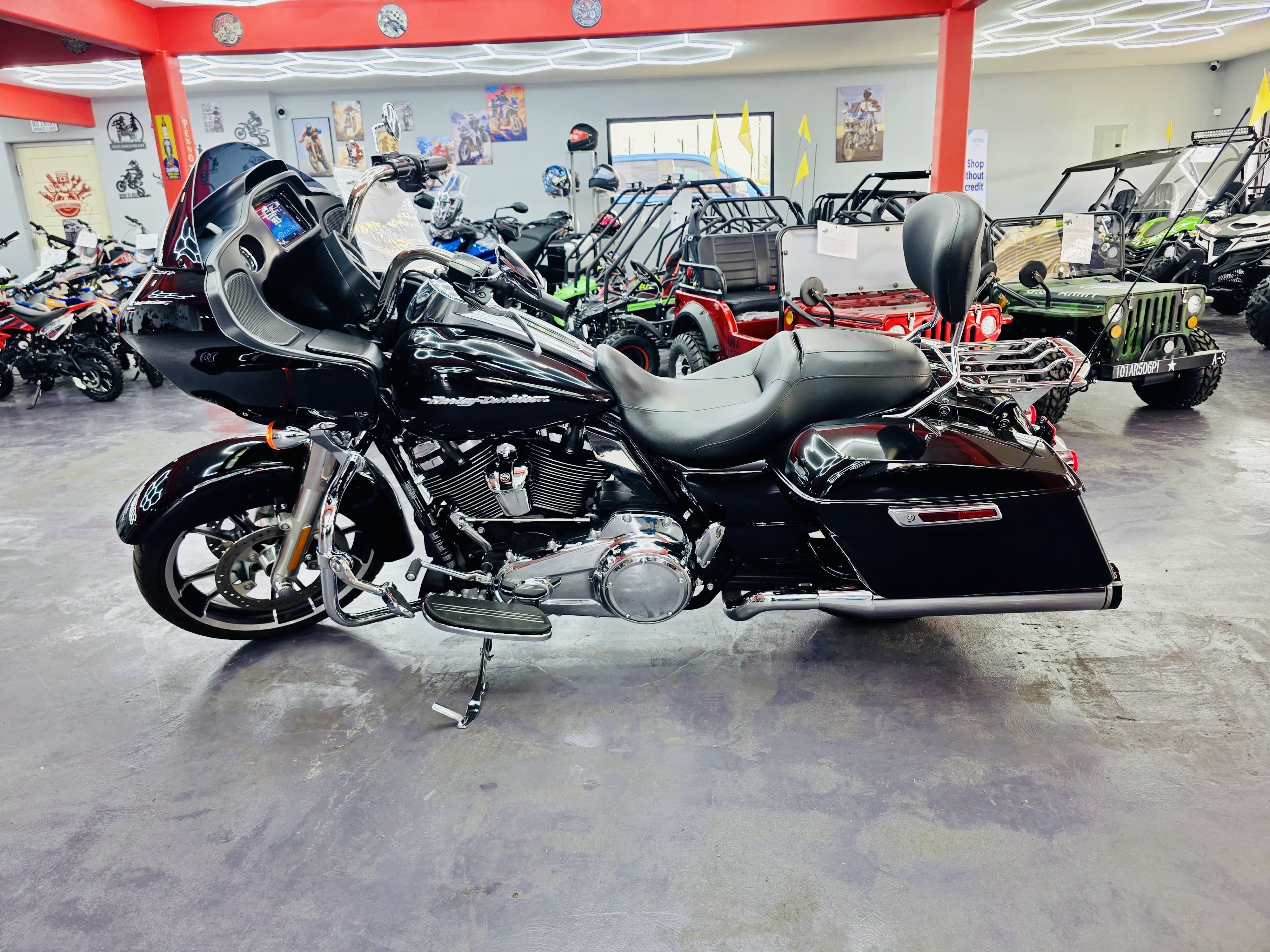 2020 Harley-Davidson Road Glide® 10