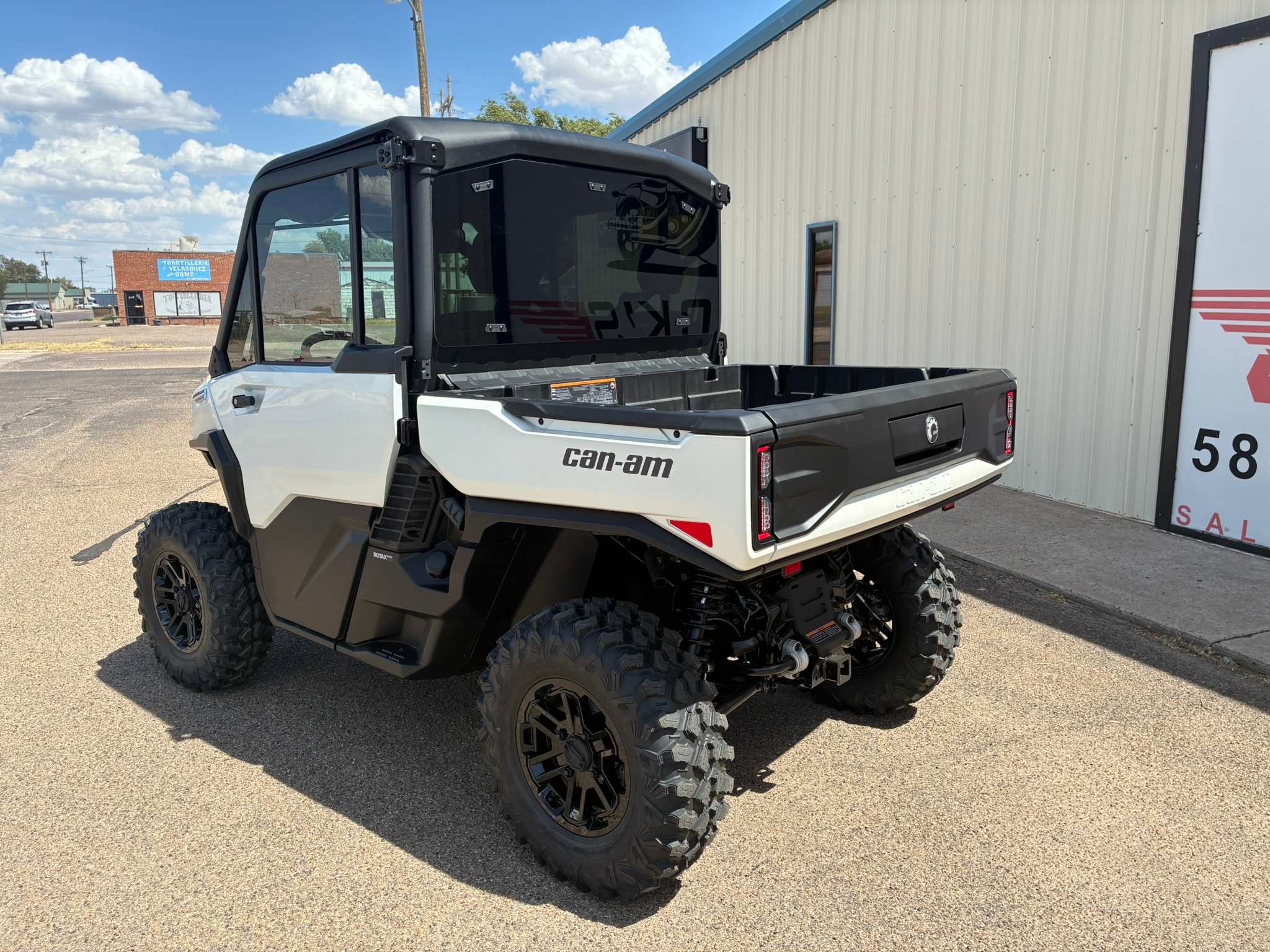 2026 Can-Am™ Defender Limited HD11 2