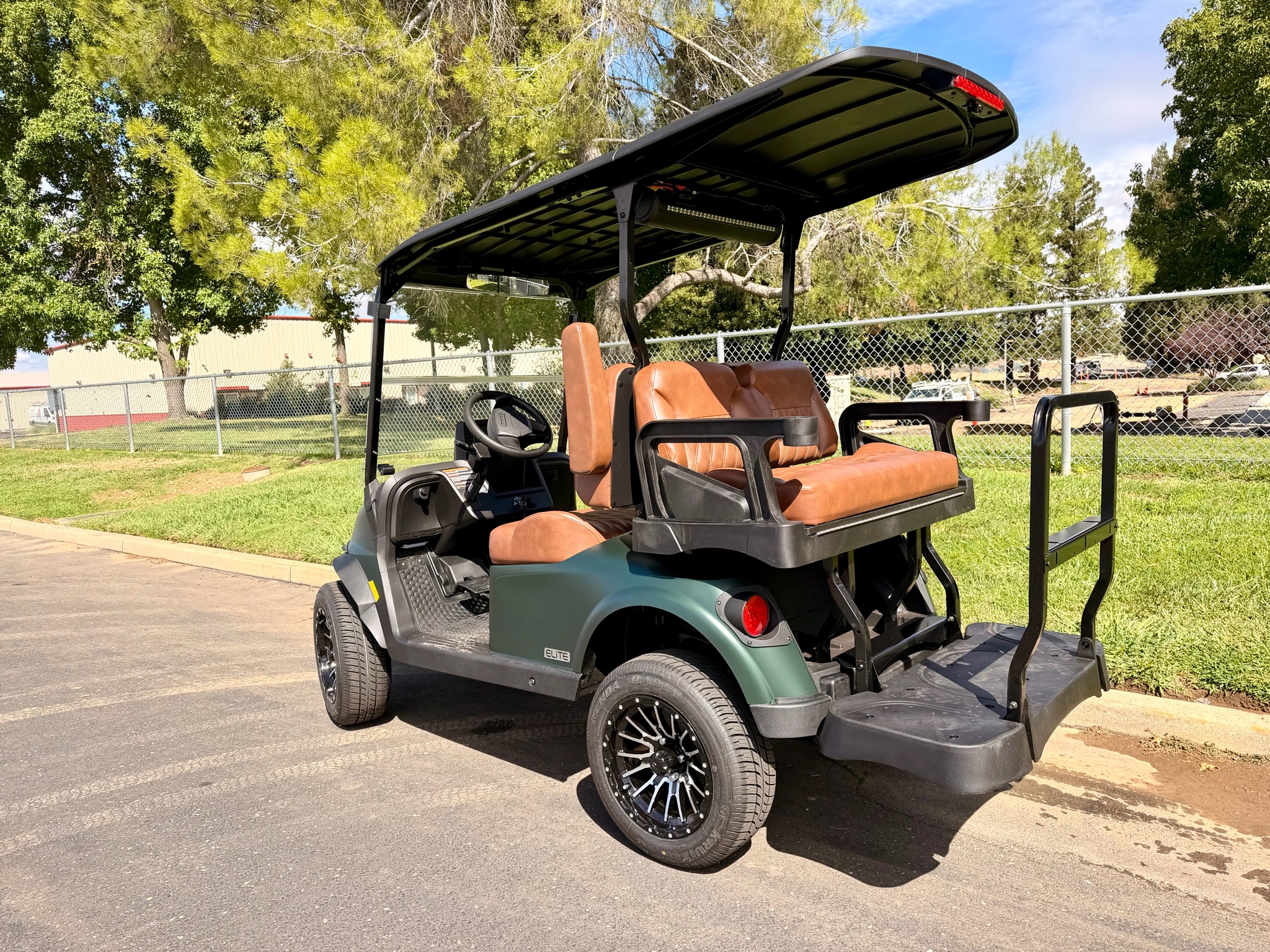 2026 EZGO RXV photo 3