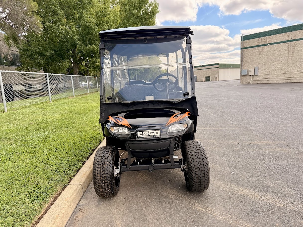 2018 EZGO TXT photo 2