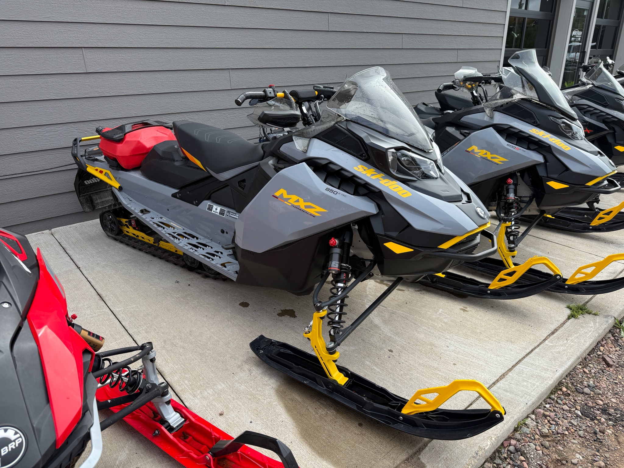 2026 MXZ Adrenaline w/ Blizzard Package 137 850 E-TEC E