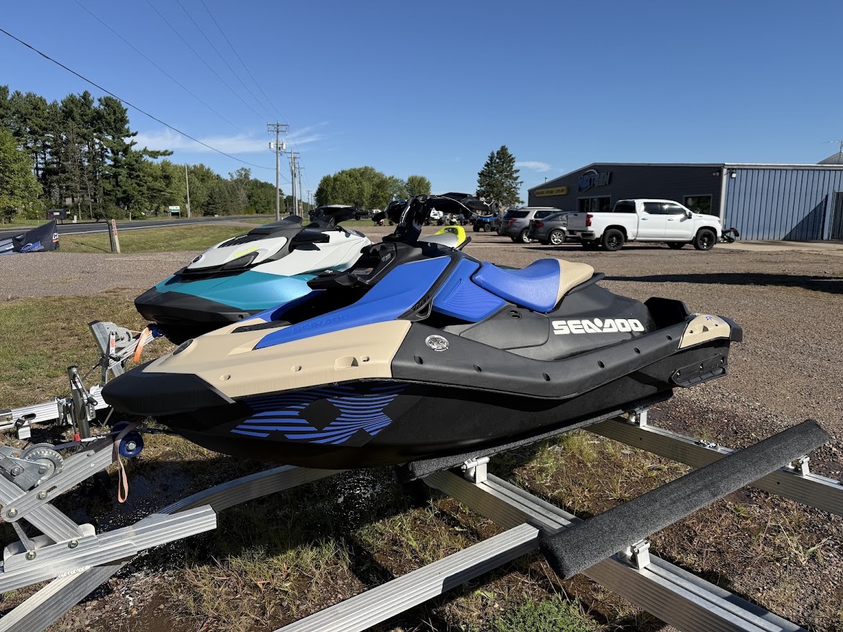 シークエンス　タフライト　スーパーフィッシュ 2025 Sea-Doo Spark Trixx for 1 + iBR and audio in option, Chippewa