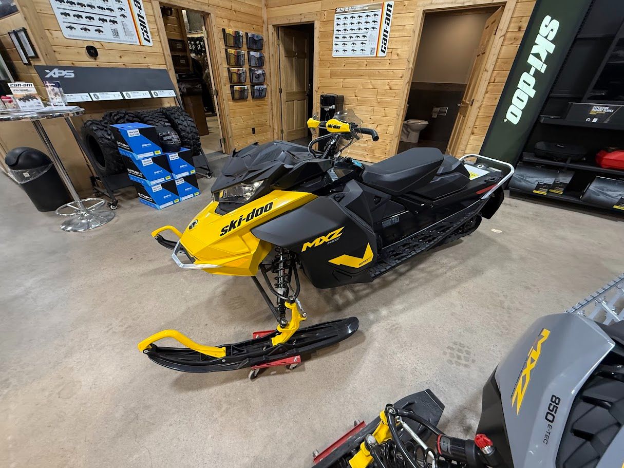 2025 Ski-Doo MXZ NEO+ 600 EFI ES RipSaw 1.25 in Chippewa Falls, Wisconsin - Photo 7