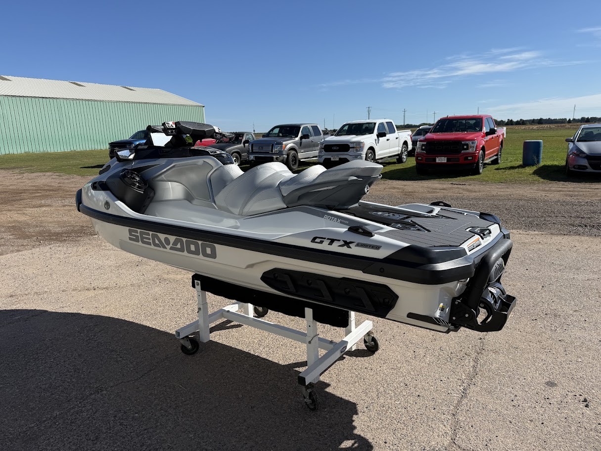 2025 Sea-Doo GTX Limited photo 4