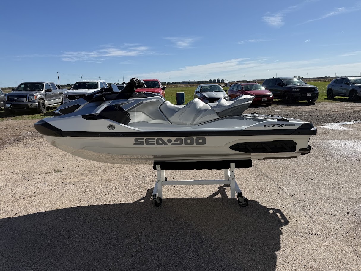 2025 Sea-Doo GTX Limited photo 5