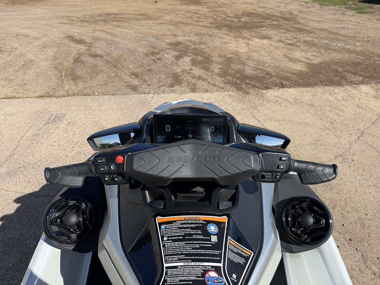 2025 Sea-Doo GTX Limited photo 9