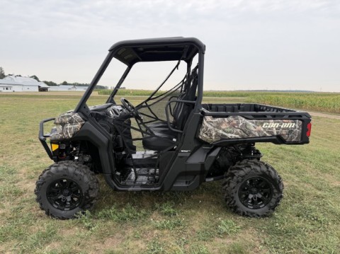 2025 Can-Am Defender XT HD10