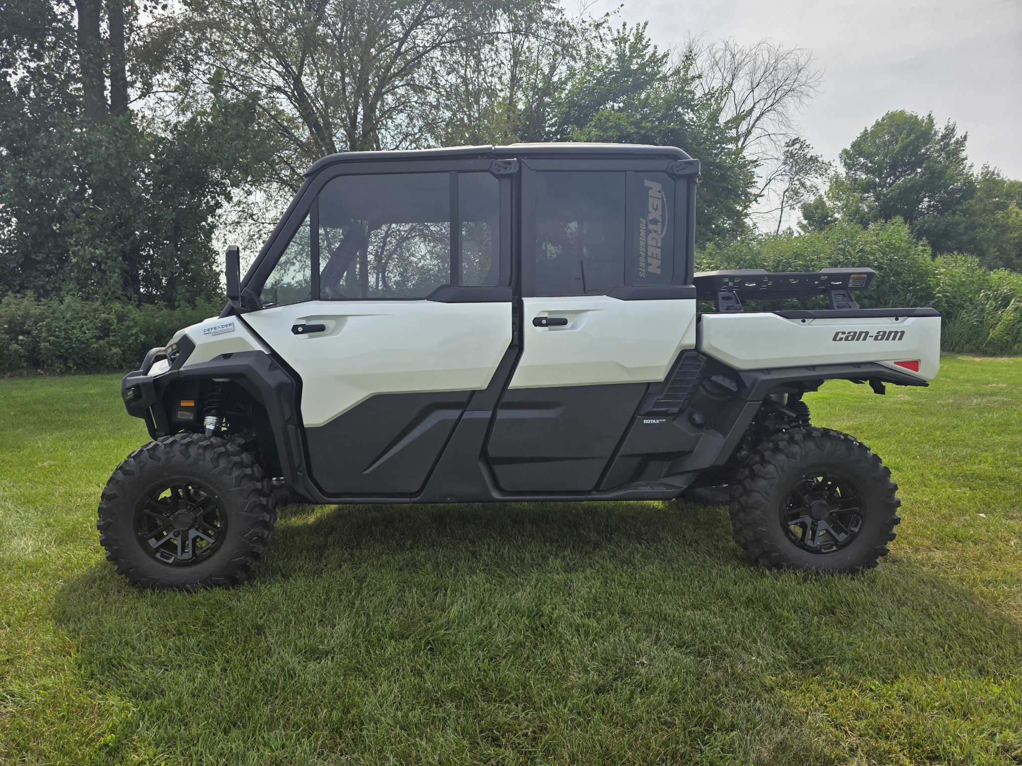 2026 Can-Am™ Defender MAX Limited HD11 1