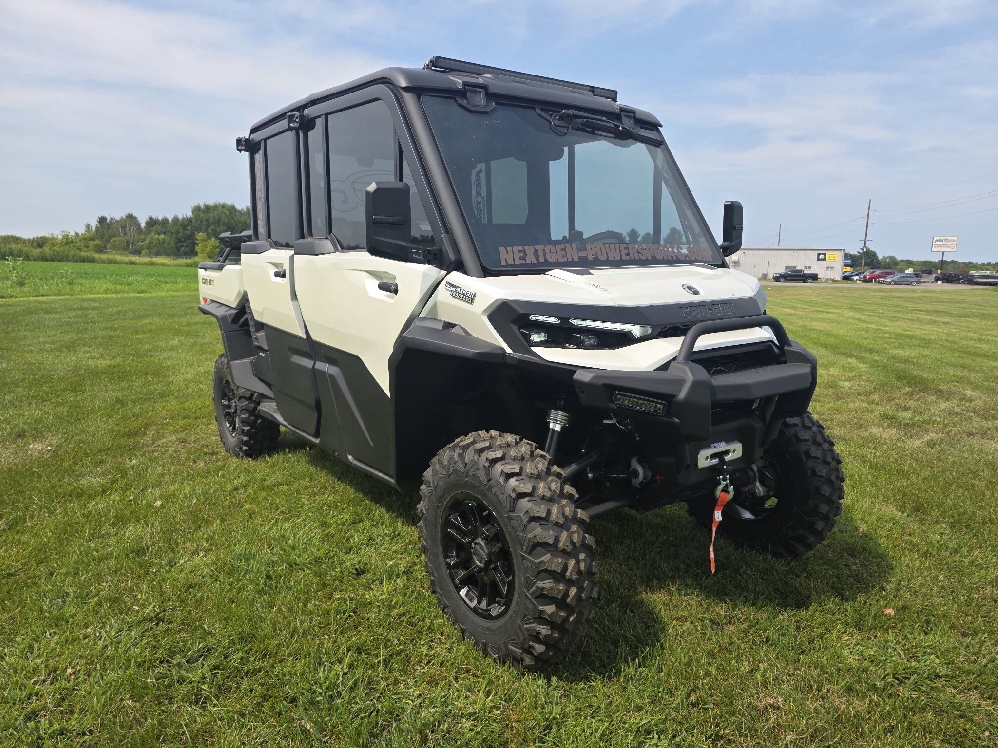 2026 Can-Am™ Defender MAX Limited HD11 4