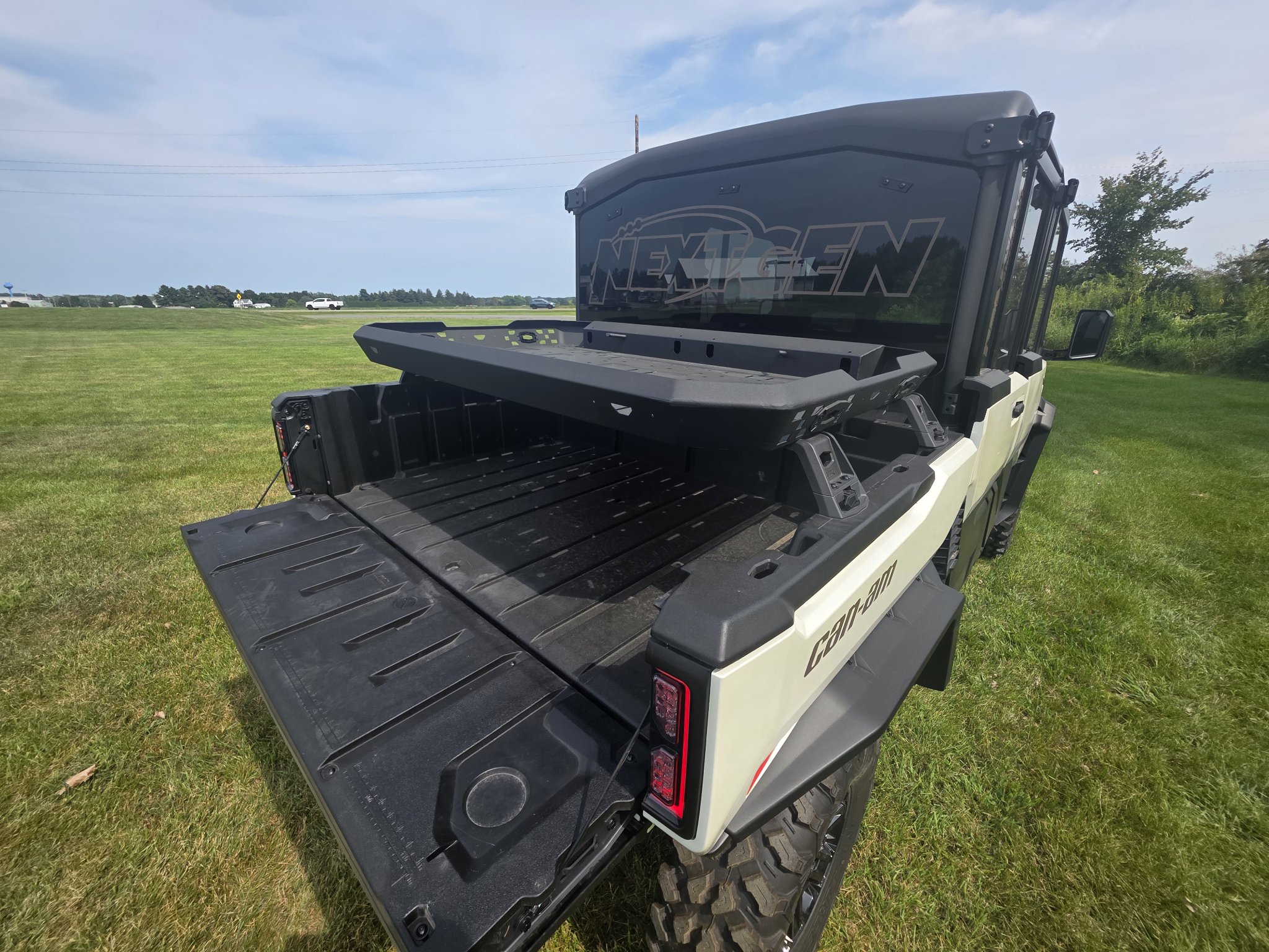 2026 Can-Am™ Defender MAX Limited HD11 8