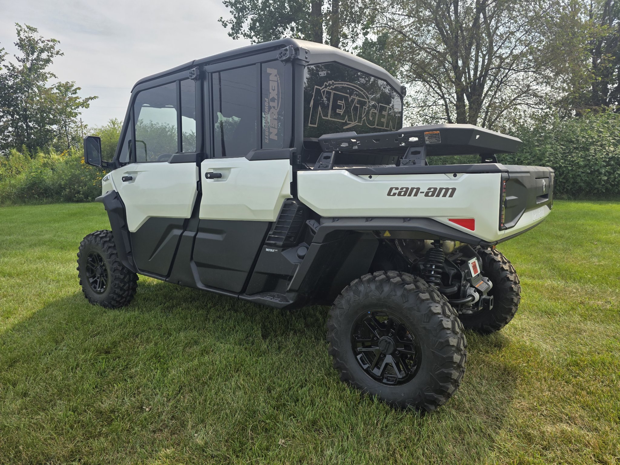 2026 Can-Am™ Defender MAX Limited HD11 7