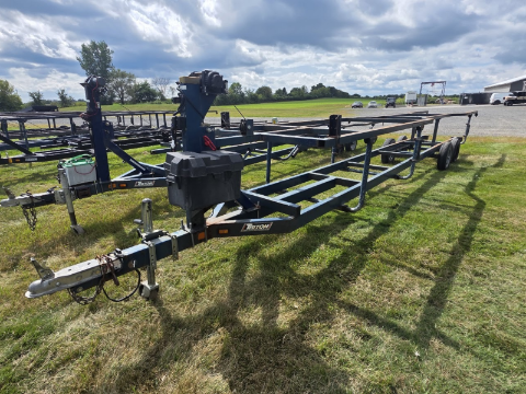 2014 Triton SCISSOR TRAILER 22' — photo 1 of 2
