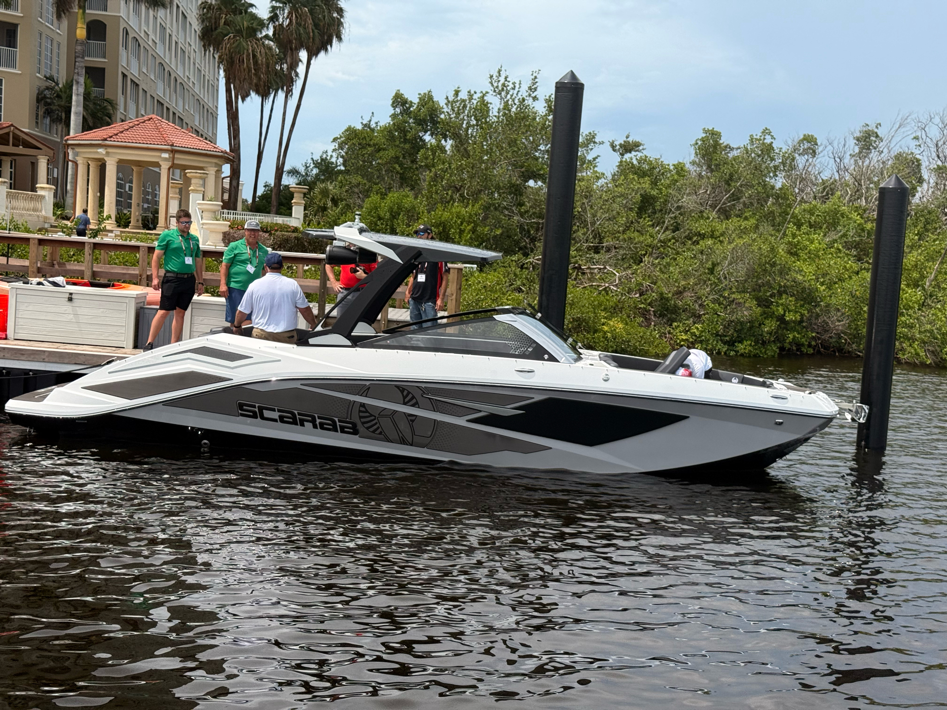 2025 Scarab 285 LX