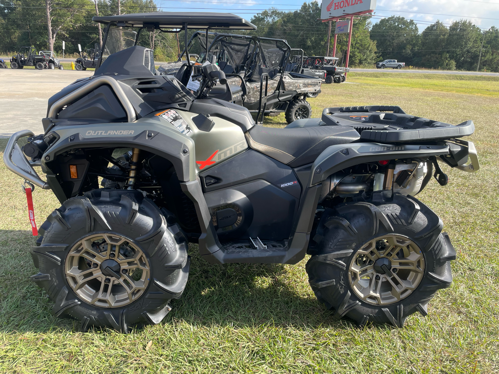 2026-can-am-outlander-x-mr-1000r-loft-green-satin-atvs-lafayette