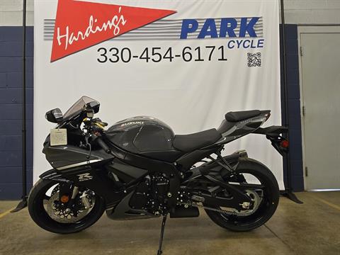2025 Suzuki GSX-R600 in Canton, Ohio - Photo 2