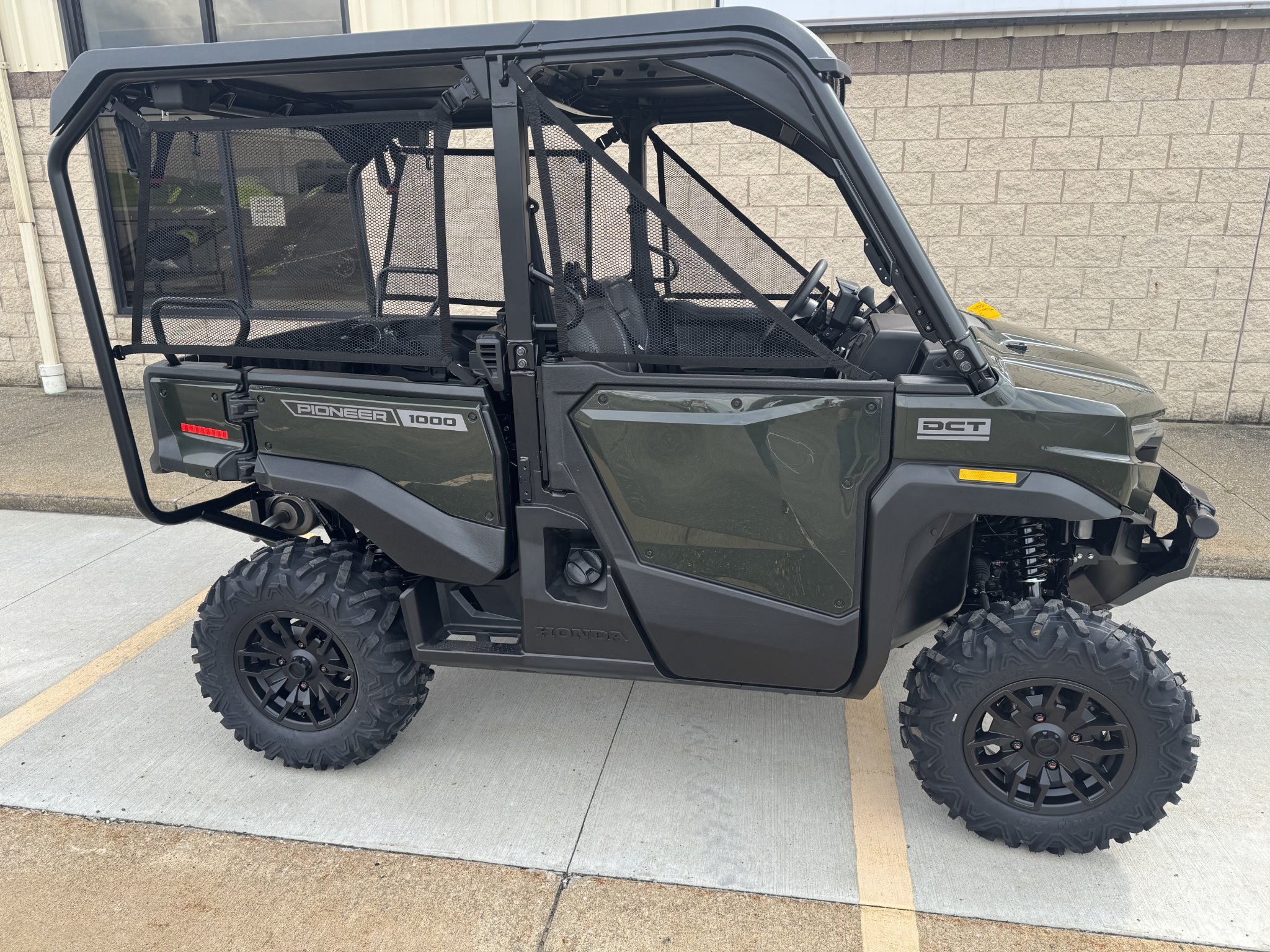 2026 Honda Pioneer 1000-5 Deluxe 1