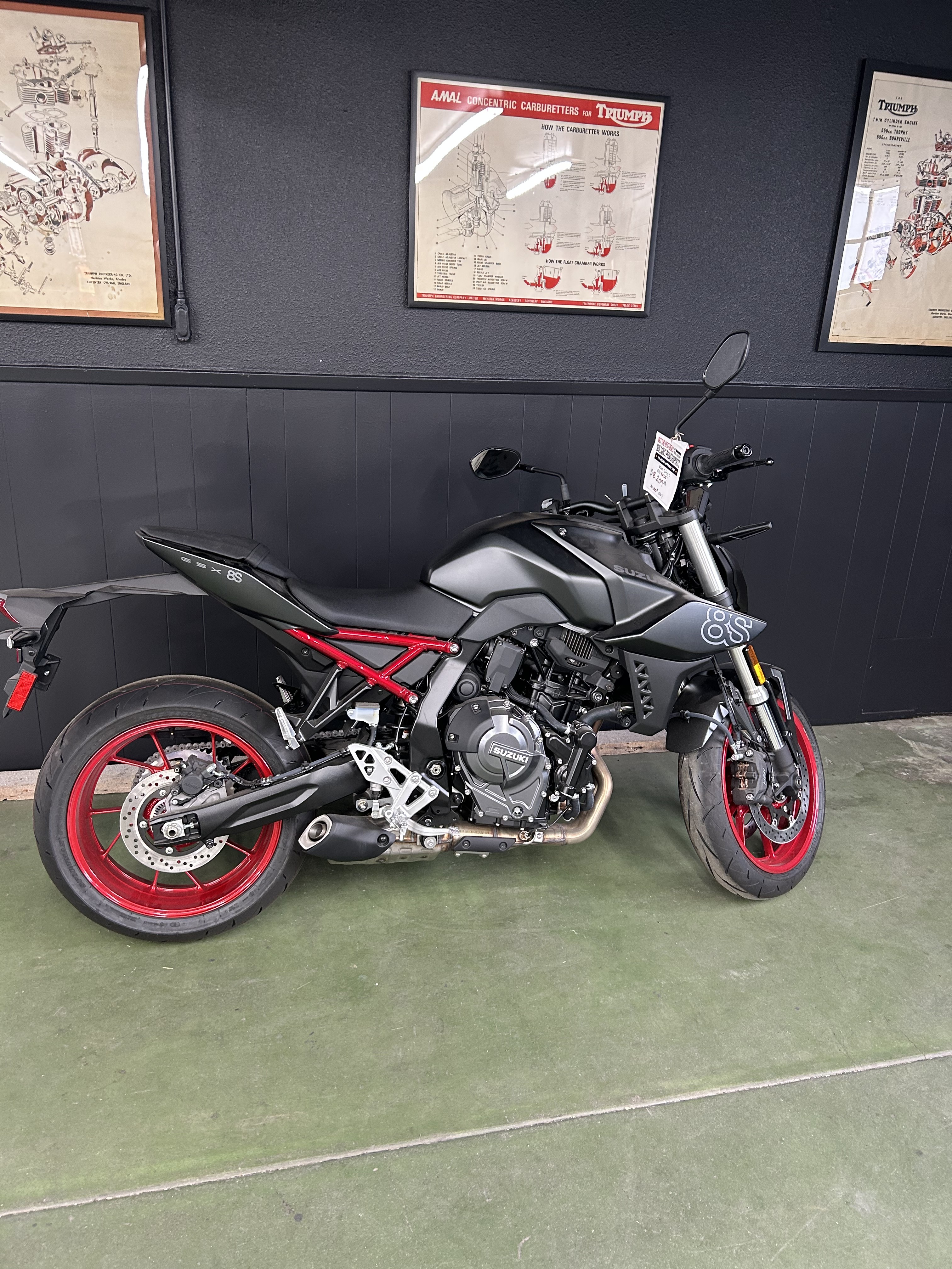 2025 Suzuki GSX-8S 2