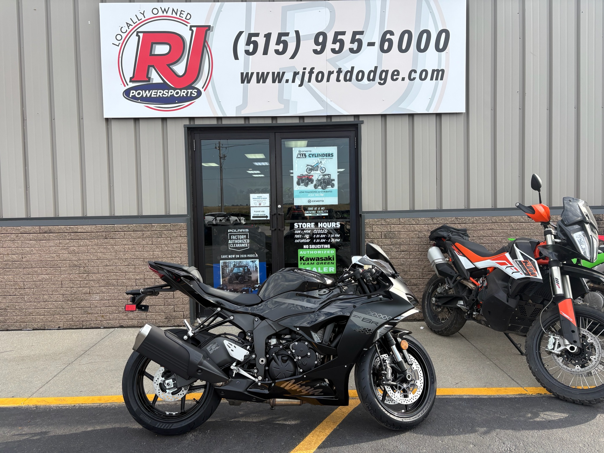 2027 Ninja® ZX-6R ABS