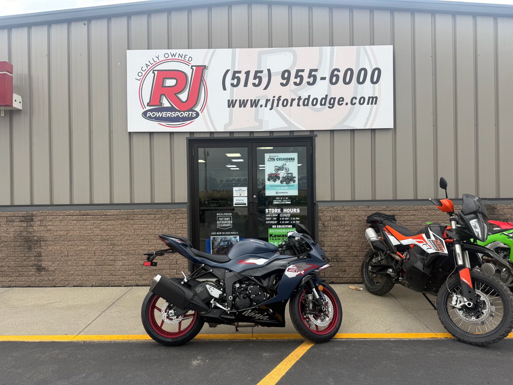 2027 Ninja® ZX-6R ABS
