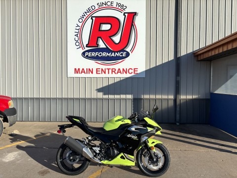 2026 Ninja® 500 ABS