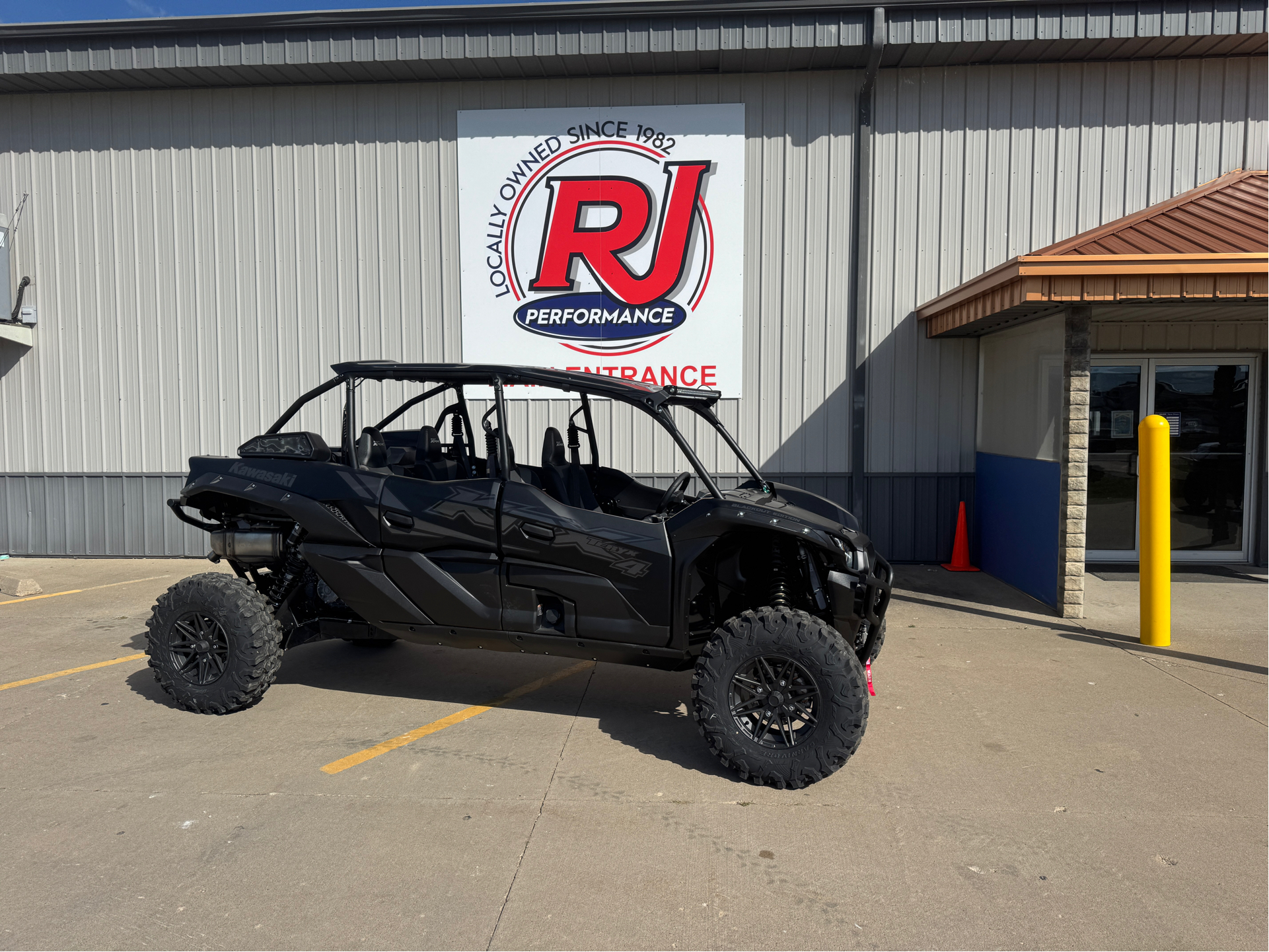 Kawasaki Teryx KRX4 1000 Blackout Edition Image